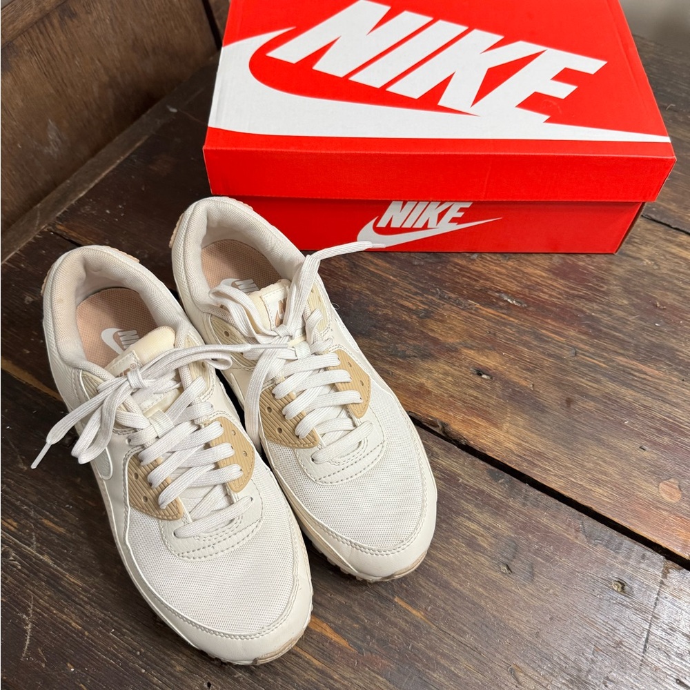 Nike Womens Air Max Sneakers - White and Tan 9.5 - Picture 5 of 8